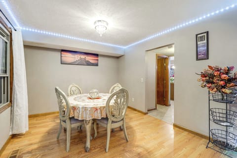 House (6 Bedrooms) | Interior