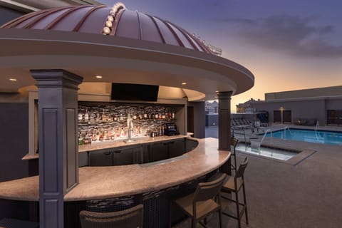 Poolside bar