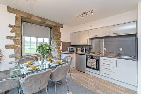 Family Apartment, 3 Bedrooms, Non Smoking, River View | Living area