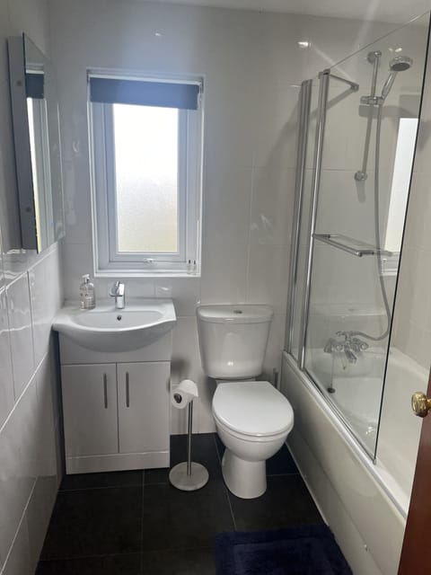 Triple Room | Bathroom