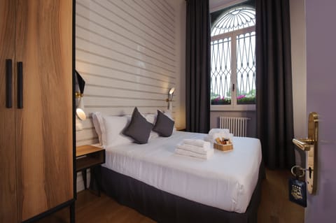 Deluxe Double Room | Premium bedding, minibar, in-room safe, desk