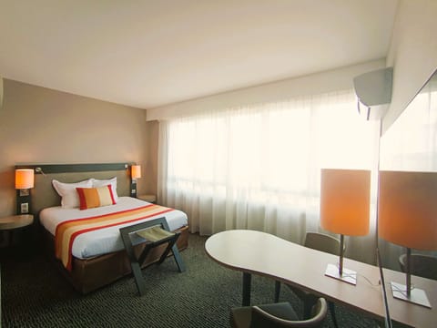 Classic Room, 1 Double Bed | 1 bedroom, premium bedding, minibar, in-room safe