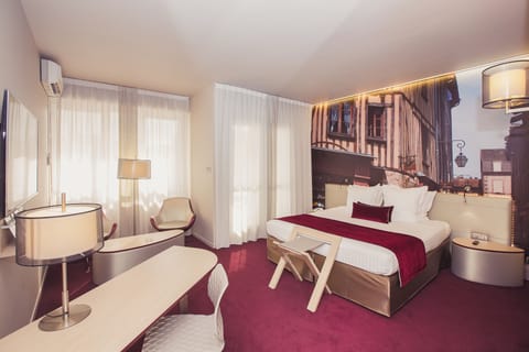 Superior Room, Balcony and Bath | 1 bedroom, premium bedding, minibar, in-room safe