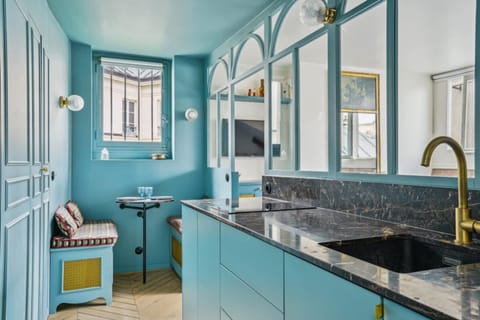 Studio, Smoking | Private kitchen