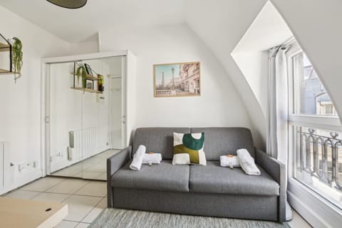 Studio, Smoking | Living area