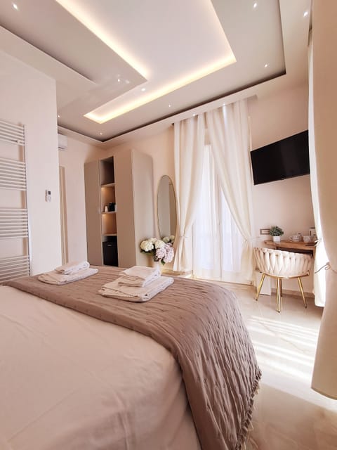 Luxury Double Room, Balcony, City View | Free WiFi