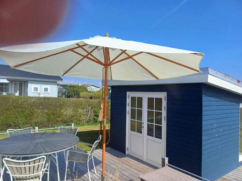 House | Outdoor dining