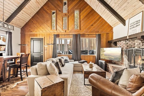 Hideaway A-Frame | Living area | Fireplace