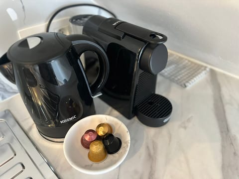 Basic Apartment | Private kitchen | Fridge, microwave, oven, stovetop