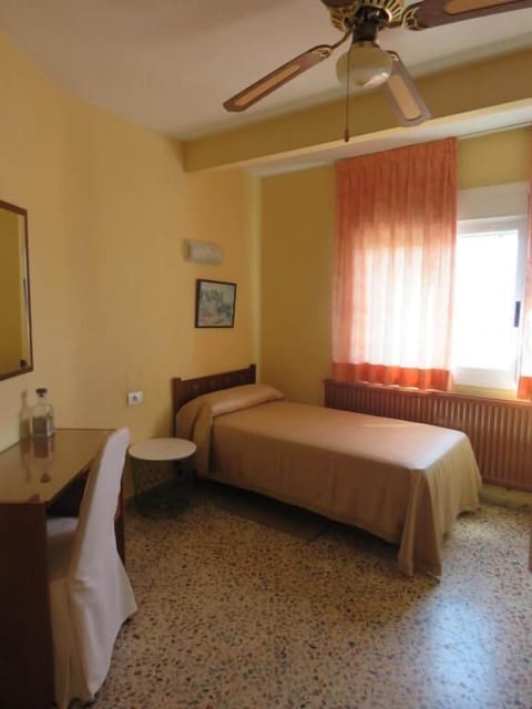 Single Room | Free WiFi