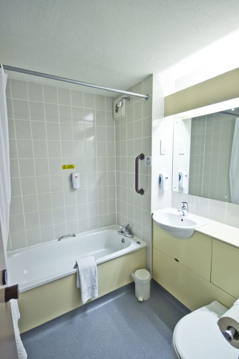 Combined shower/tub, eco-friendly toiletries, hair dryer, towels