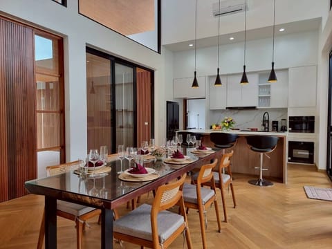 Luxury Villa, Mountain View | Private kitchen | Highchair