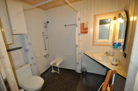 Classic Cottage, Garden View | Bathroom