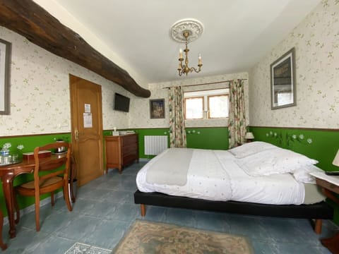 Classic Room, Garden View | Soundproofing, free WiFi