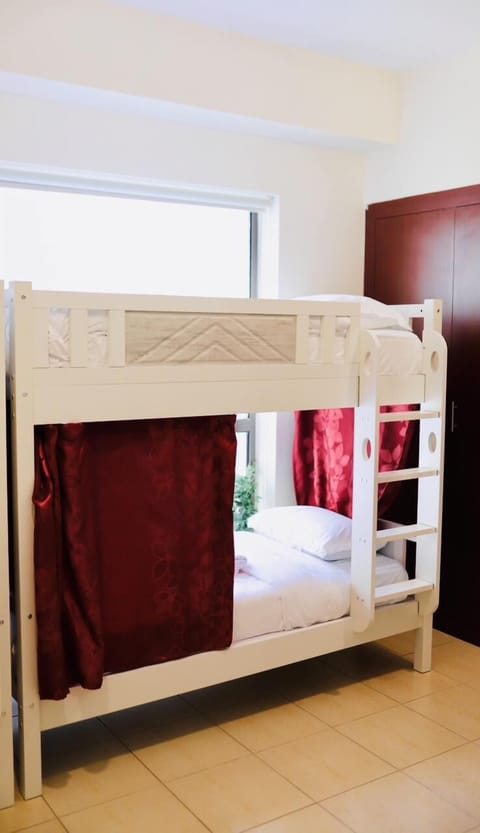 Laptop workspace, iron/ironing board, free WiFi, bed sheets