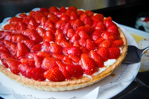 Breakfast, lunch, dinner served; Regional cuisine 