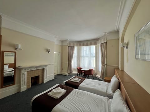 Twin Room, Sea View | In-room safe, desk, iron/ironing board, free WiFi