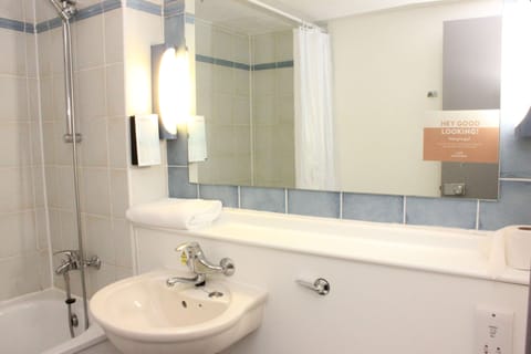 Standard Room, 1 Double Bed | Bathroom | Eco-friendly toiletries, hair dryer, towels