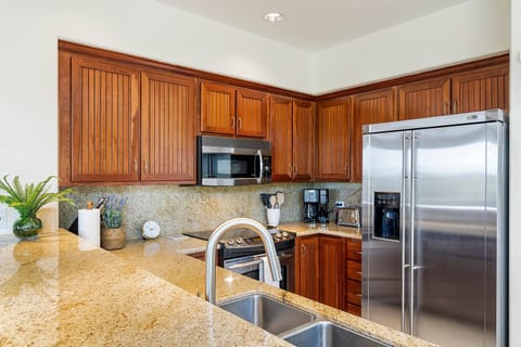 Condo, Multiple Beds, Lanai, Garden View (Palm Villas at Mauna Lani H1) | Private kitchen