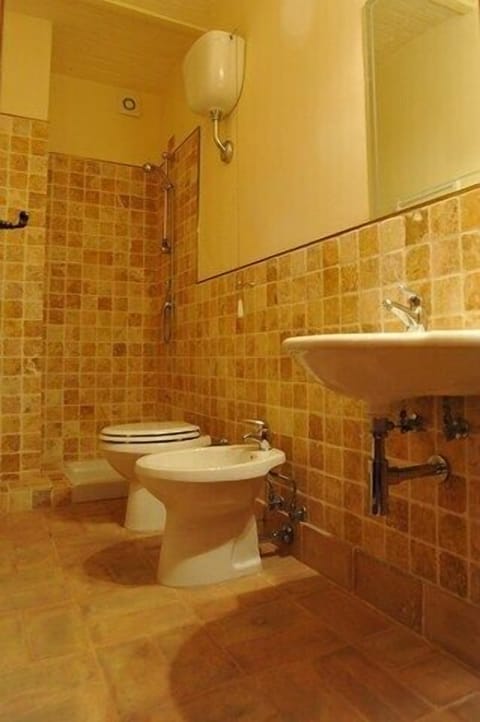 Free toiletries, hair dryer, bidet