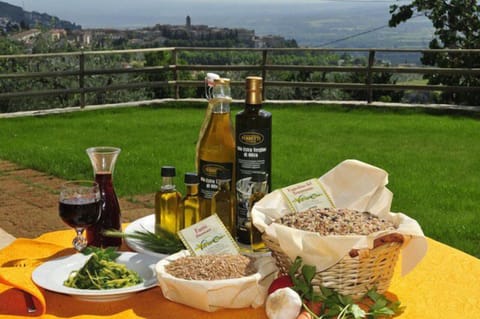 Breakfast and dinner served, Regional cuisine