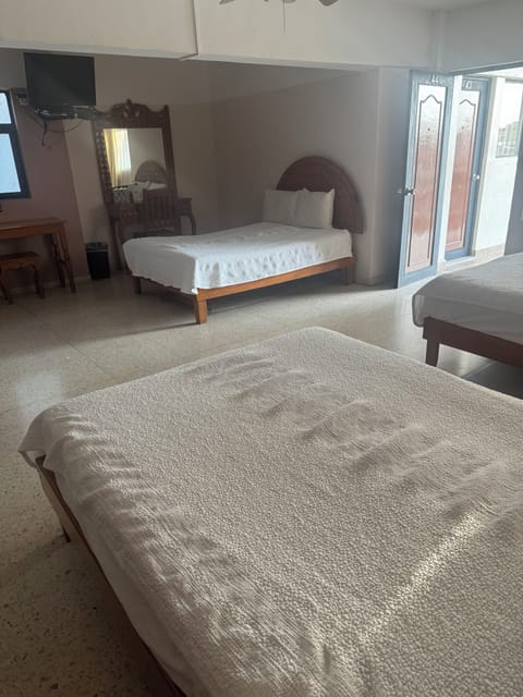 Basic Triple Room | Free WiFi