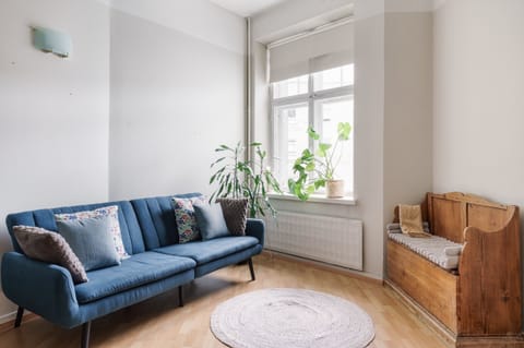 Standard Apartment, Private Bathroom | Living area