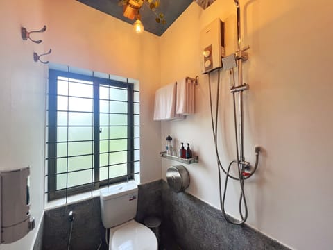 Family Villa | Bathroom | Separate tub and shower, deep soaking tub, eco-friendly toiletries