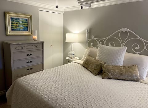 Imperial Honeymoon Suite | Egyptian cotton sheets, premium bedding, in-room safe