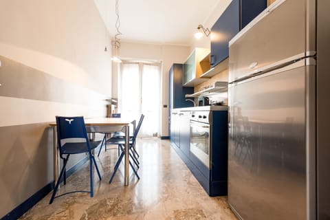 City Apartment, 2 Bedrooms, Kitchen, Park View | Private kitchen | Full-size fridge, microwave, oven, espresso maker