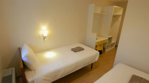 Double or Twin Room, Non Smoking | In-room safe, desk, free WiFi, bed sheets