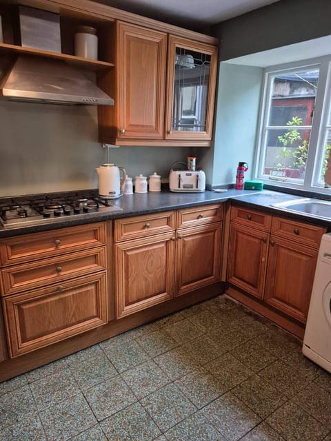 House, 5 Bedrooms, Patio | Interior