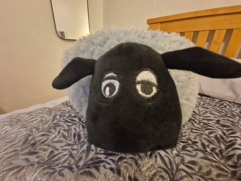 House, 5 Bedrooms, Patio | Interior detail