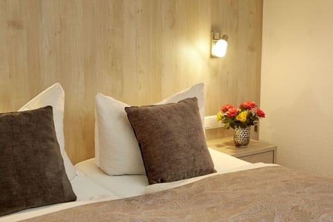 Egyptian cotton sheets, premium bedding, pillowtop beds, in-room safe