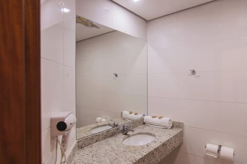 Standard Double Room | Bathroom | Shower, eco-friendly toiletries, slippers, towels