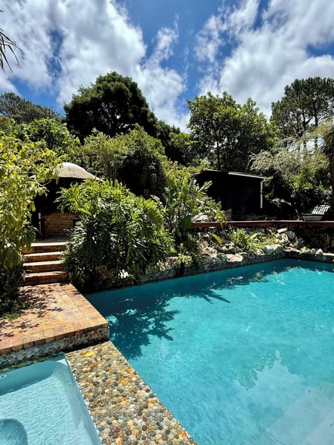 2 outdoor pools