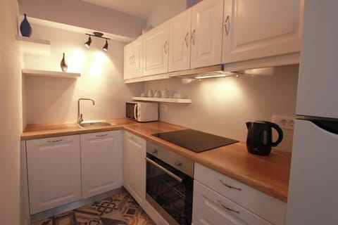 Traditional Villa, 4 Bedrooms, Patio, Partial Sea View | Private kitchen | Electric kettle, highchair