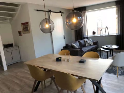 Apartment | Dining