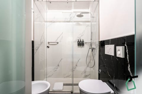 Double Room | Bathroom