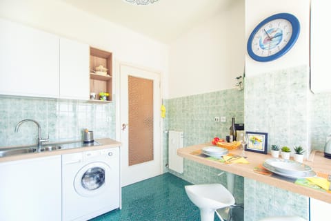 Apartment, 2 Bedrooms, Sea View | Private kitchen | Fridge, microwave, oven, stovetop