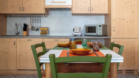 Apartment (1 Bedroom) | Private kitchen | Microwave, oven, electric kettle, highchair