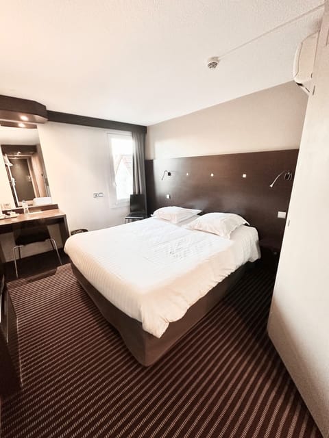 Individually decorated, desk, blackout drapes, soundproofing