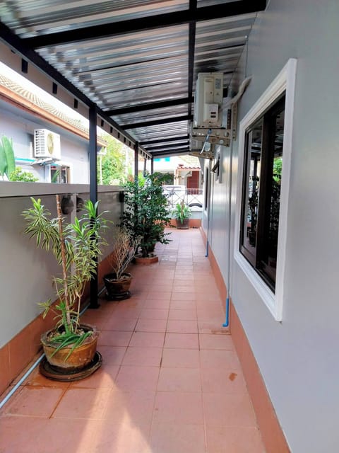 Bungalow, 2 Bedrooms, Smoking, Patio | Property grounds