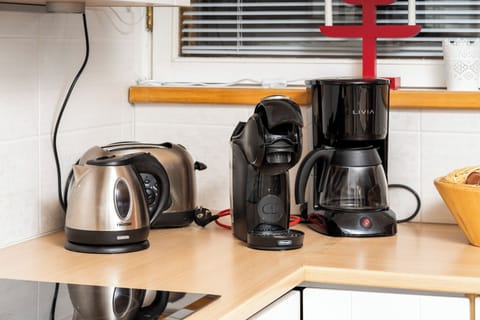 Superior Apartment, 3 Bedrooms, Balcony, City View | Private kitchen | Full-size fridge, microwave, oven, stovetop