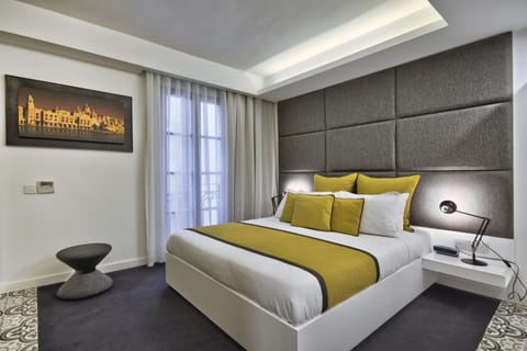 Deluxe Double Room | Hypo-allergenic bedding, minibar, in-room safe, desk