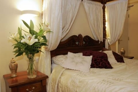 Double Room, Ensuite (Four Poster) | Free WiFi