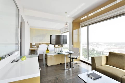 Studio Suite, 1 King Bed, Non Smoking | Premium bedding, down comforters, minibar, in-room safe