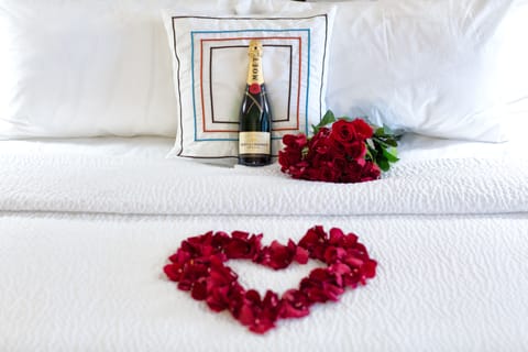 Premium bedding, in-room safe, desk, blackout drapes