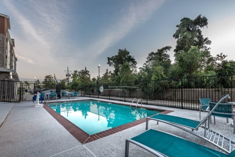 Outdoor pool, pool umbrellas