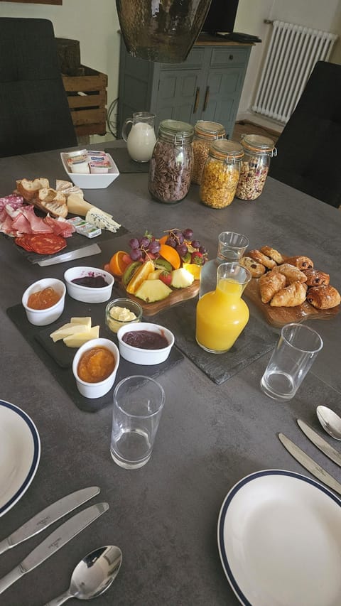 Daily continental breakfast for a fee